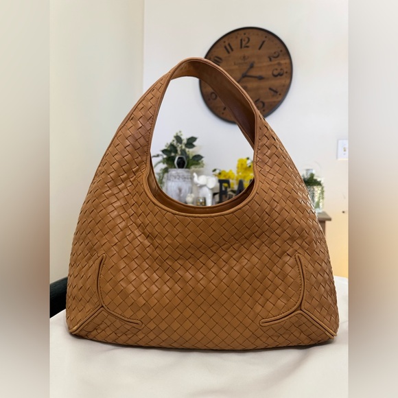Bottega Veneta Tan Woven Hobo Bag - Picture 1 of 2